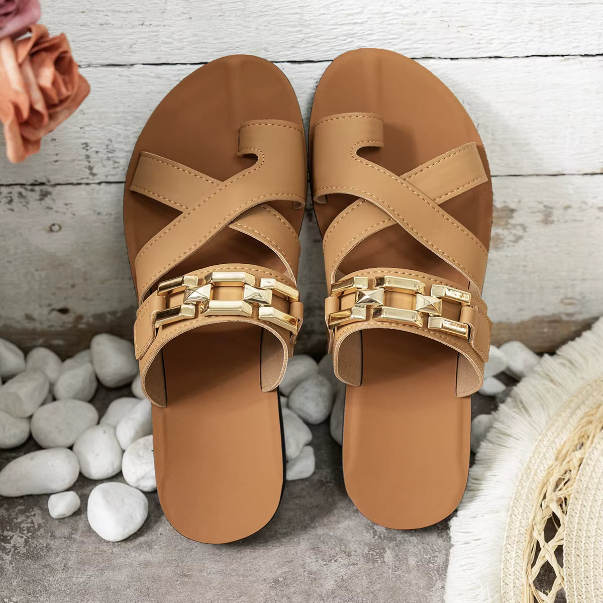 Sandales Plates Femme à Chaîne Dorée Rigamis™ | Confort d'Été Premium